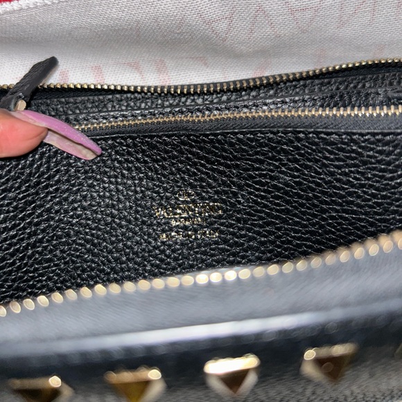 Valentino Rockstud Zip Around Wallet Black Pebbled Leather - Picture 7 of 13